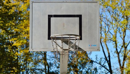 原帅制胜三分！全运会男篮战报：辽宁逆转险胜北京4连胜 付豪22分赵继伟10助攻