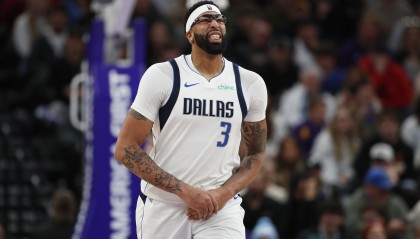 DB电竞官网下载-浓眉伤缺6周！阿里纳斯：我从没见过球员有这么多零零碎碎的小伤